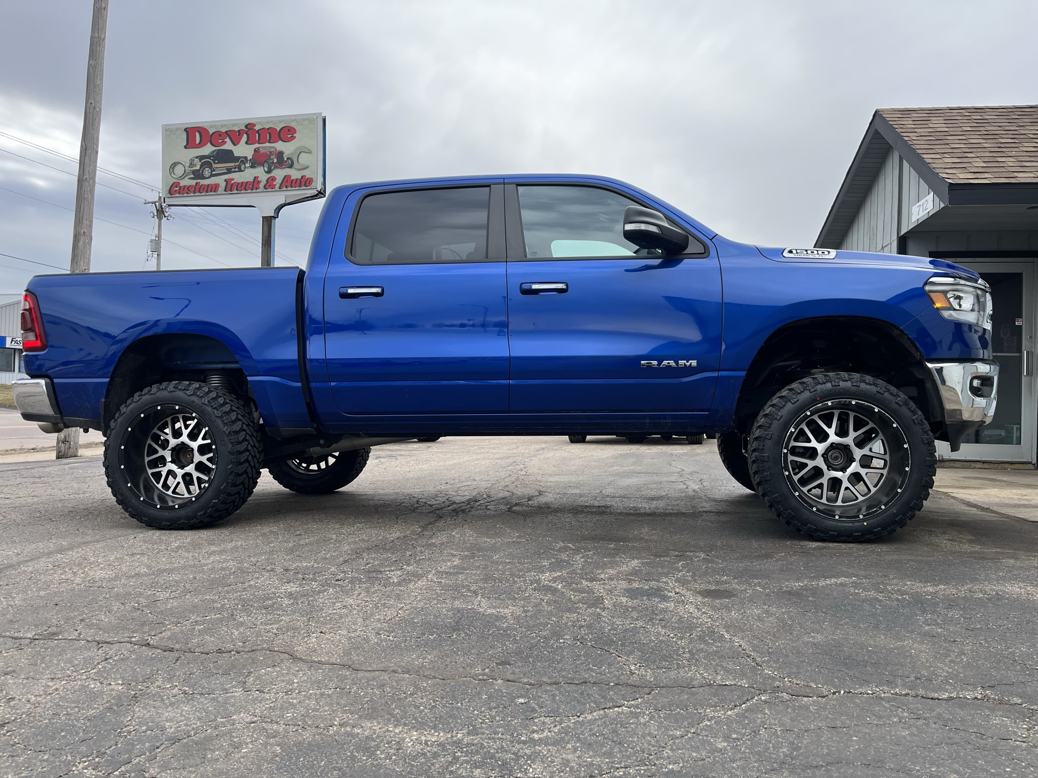 Gallery Devine Custom Auto